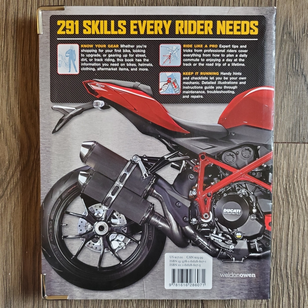 Cycle World The Total Motorcycling Manual: 291 Skills You Need - Picture 2 of 8